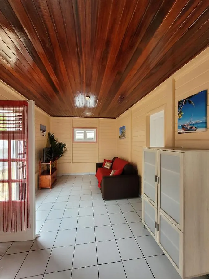 La Maison Du Pecheur 97280 Vous Propose 2 Bungalow, 2 Piscine Prive Avec Jaccuzi Integres, A 5 Min De La Plage Et 2 Min Du Port De Peche Le Vauclin Martinique